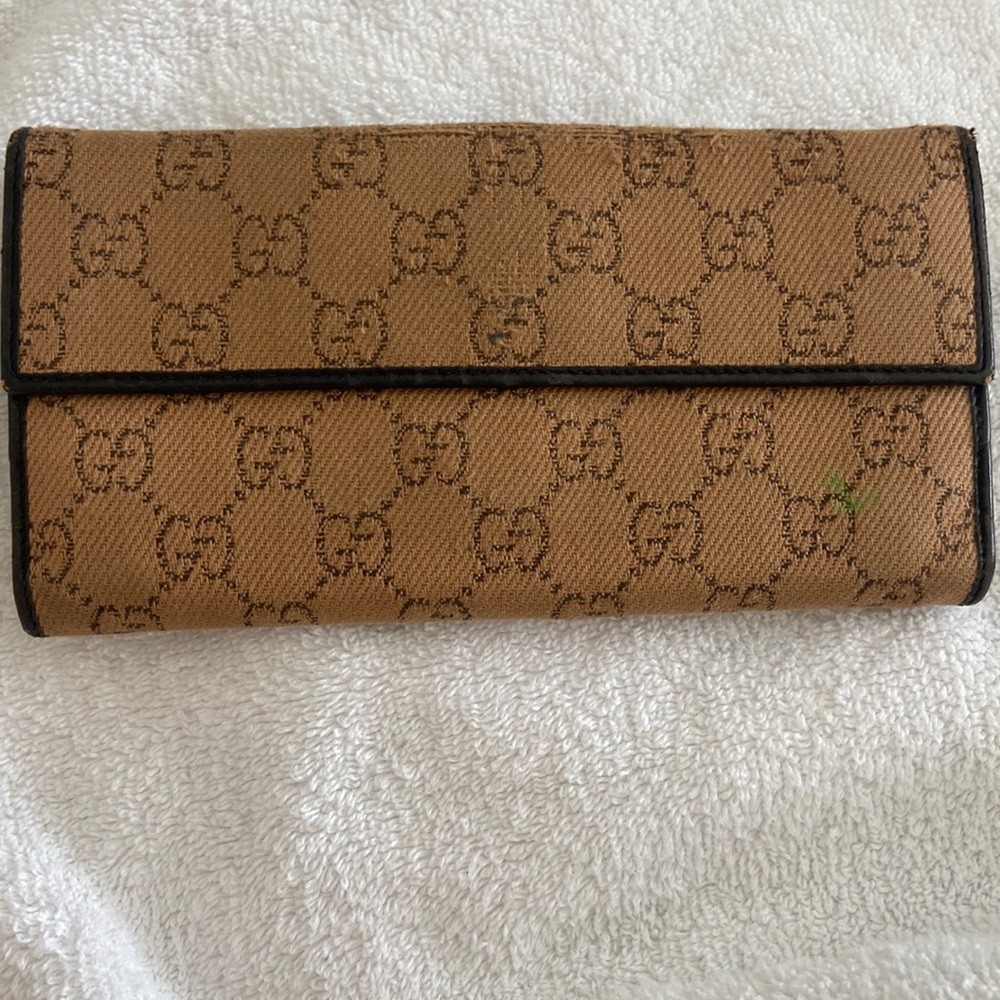 Vintage Gucci clutch wallet - buttery soft